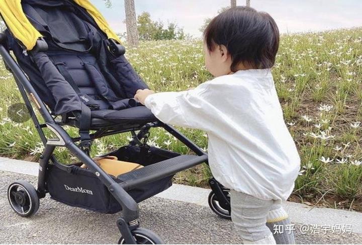 老人丢失生活费陷困境，志愿者捐款送饭暖人心