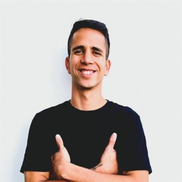 A股午评 | 创业板指半日涨0.69% 固态电池板块表现强劲 机器人个股实现10连板