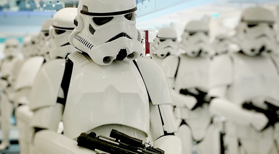 隔夜美股 | 美联储维持利率不变 三大指数涨跌不一 英伟达(NVDA.US)上涨2.14%